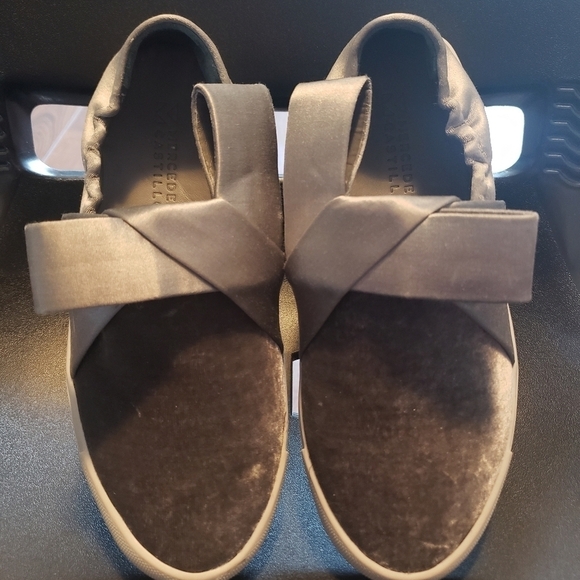 Mercedes Castillo MC Jamilla Slip On Sneakers - Picture 4 of 11